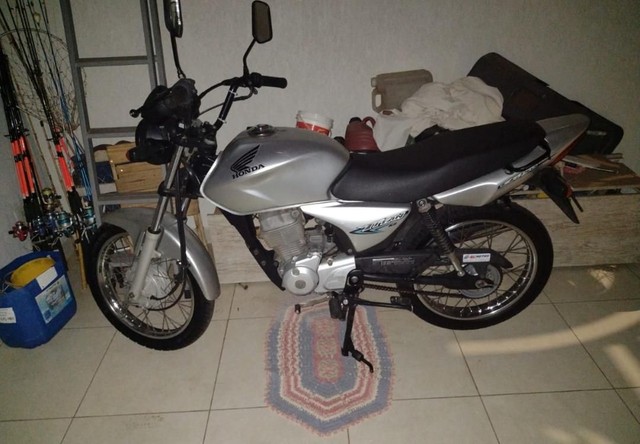 VENDE-SE ESTÁ TITAN KS 150C N ENTREGA RETIRAR NO JARDIM DA PAZ AMERICANA