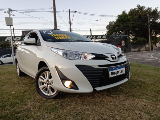 TOYOTA YARIS, CARRO SUPER COMPLETO E ECONOMICO, FLEX! 6 MARCHAS, IMPECAVEL