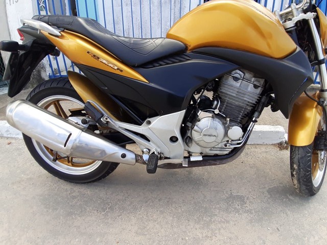 CB 300