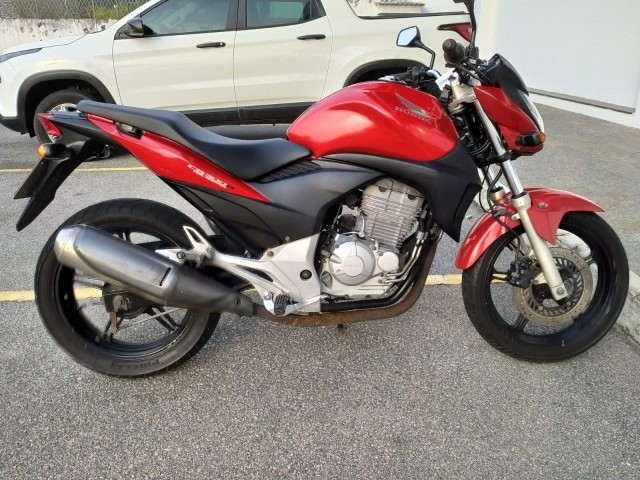 HONDA CB 300R VERMELHA 50.300 KM