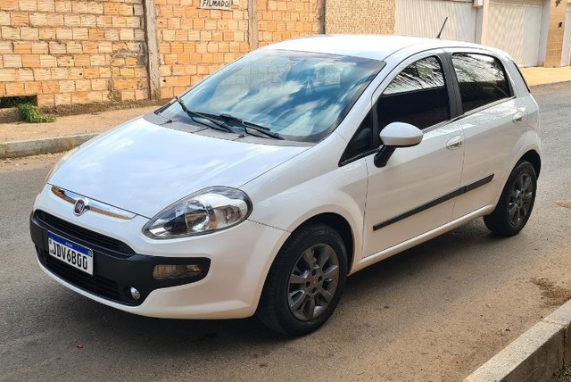 FIAT PUNTO ATTRACTIVE 1.4 2013 COMPLETO