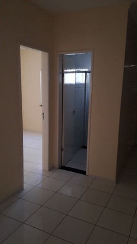 Apartamento com 2 dormitórios para alugar, 45 m² por R$ 550,00/mês - Barroso - Fortaleza/C - Foto 9