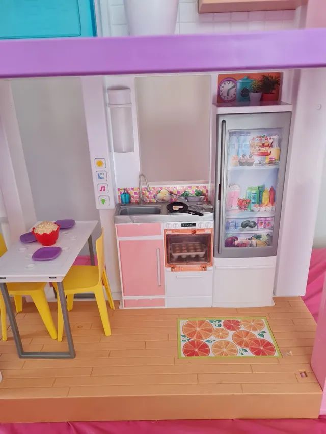 Mattel Barbie Estate - Mega Casa Dos Sonhos : : Brinquedos e  Jogos