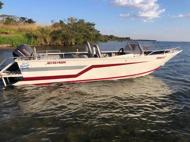 Lancha 6 metros borda alta