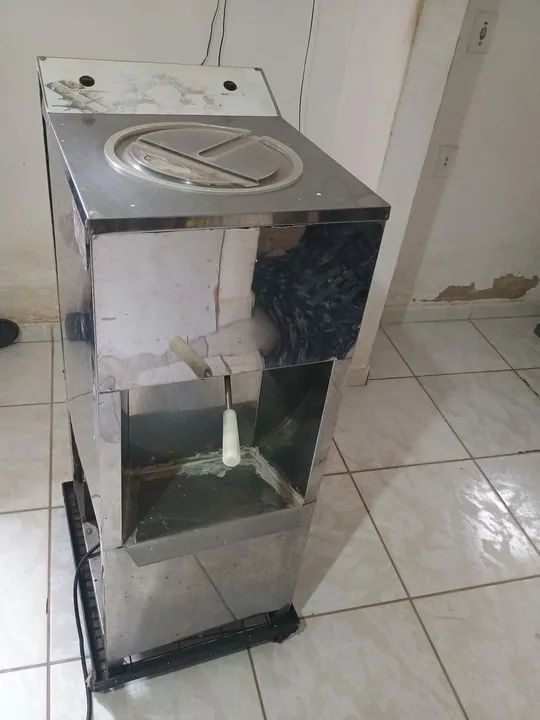 Vendo máquina de sorvete de massa e açaí 