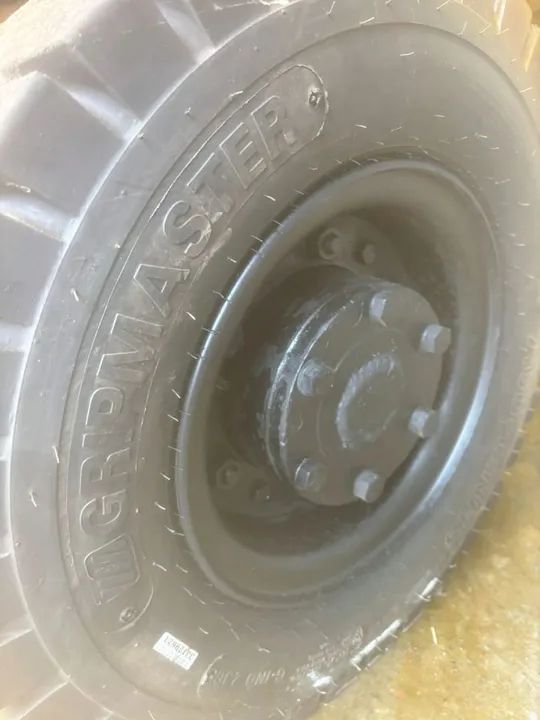 Empilhadeira Yale 2,5 toneladas torre 4,0m elevação / a gás  - Foto 3