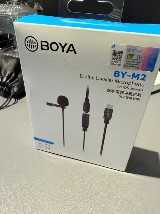 Microfone lapela para iPhone (iOS) - Boya BY-M2