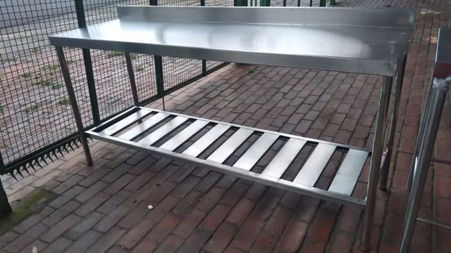 Mesa inox com paneleiro/ bancada inox / fábrica de mesa inox - Foto 3