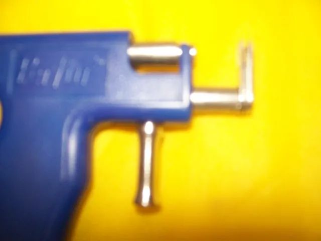 Furador de orelha marca Perfur - Foto 4