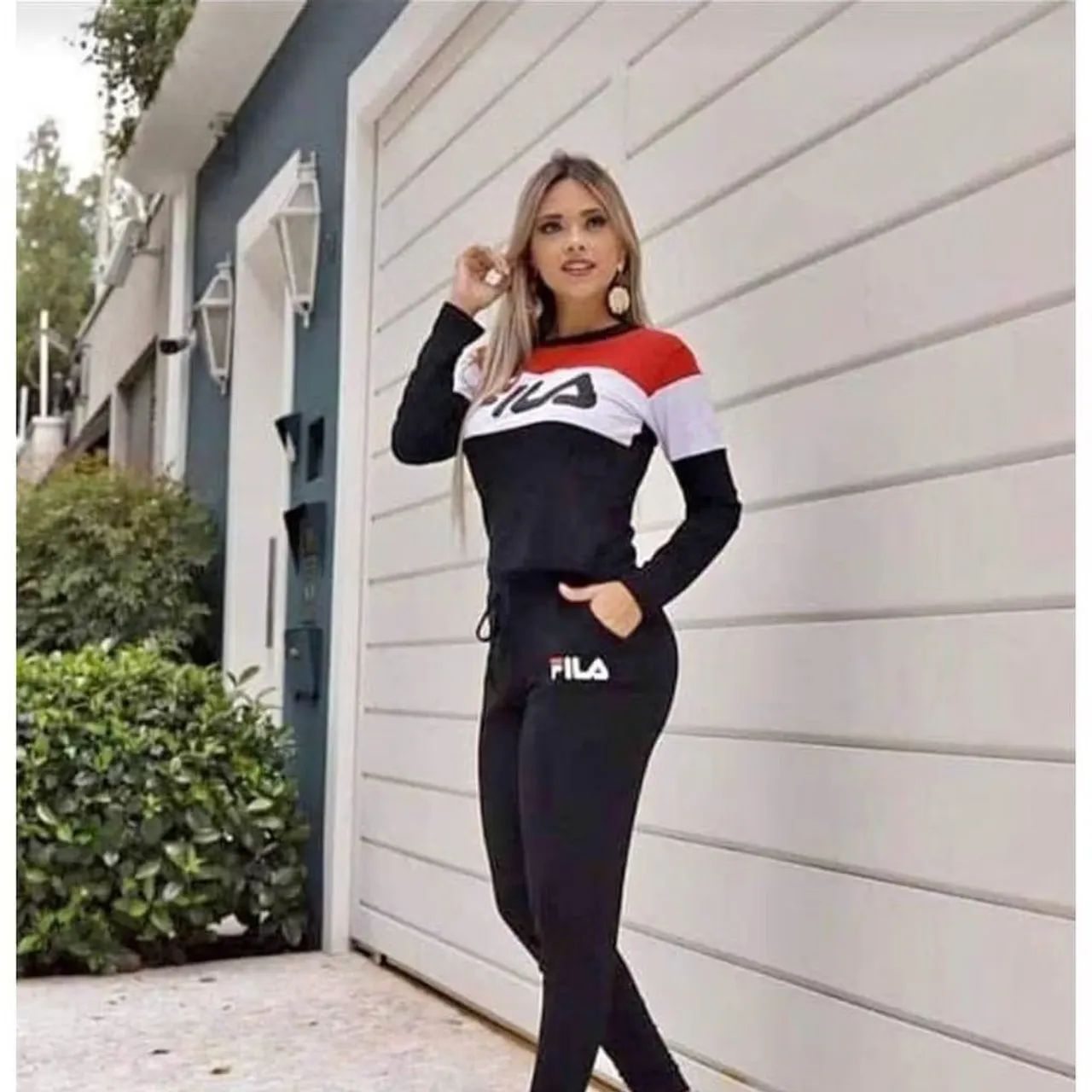 Conjunto Fila Feminino - Preto e Vermelho - Tamanho M roupa de academia 