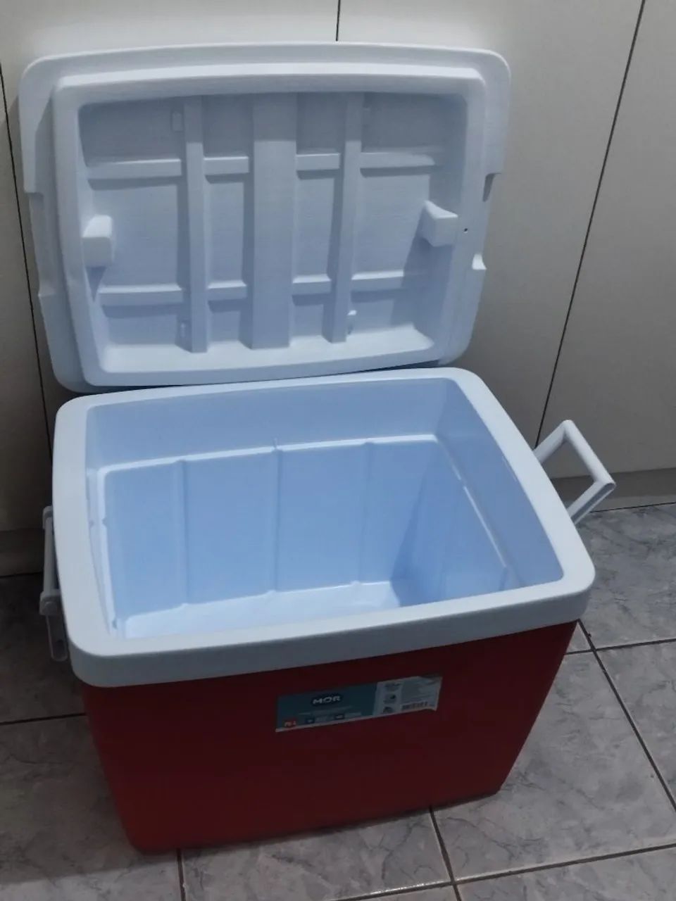 Caixa Térmica MOR 75L - Semi Nova - Usada 2x - Vermelha<br> - Foto 2