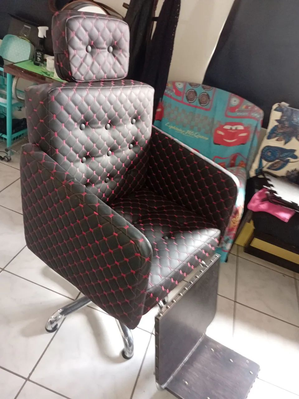 Cadeira  para Barbearia / RETIRAR NA LAPA PR  - Foto 2