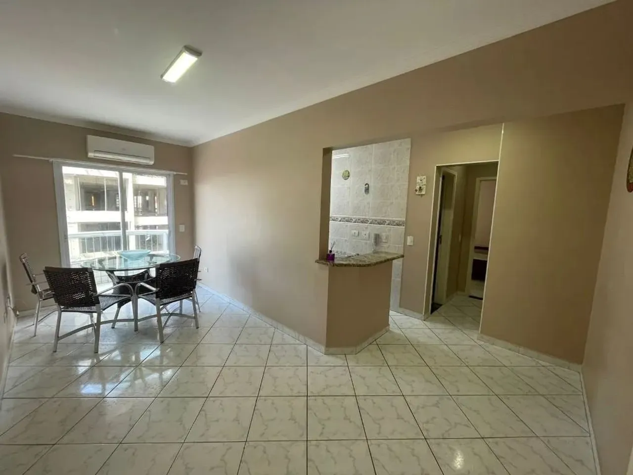 Apartamento para locação no Canto do Forte