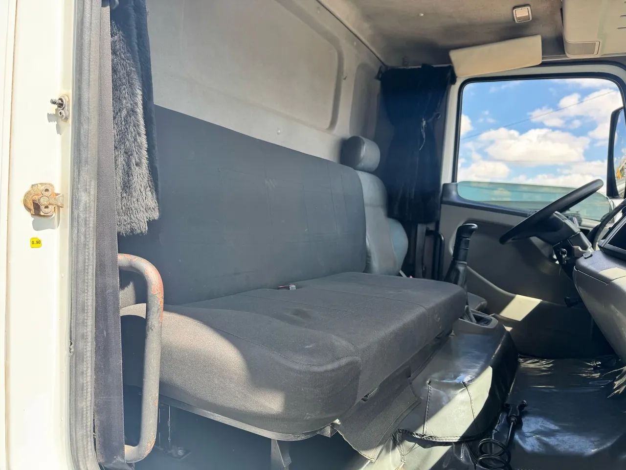 MERCEDES-BENZ Accelo 24-250 E Constellation 3-Eixos 2p (diese - Foto 4