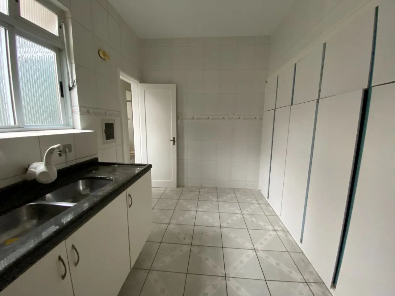 Apartamento com 3 Quartos para Locação no Centro de Curitiba - Sem Fiador - Foto 4