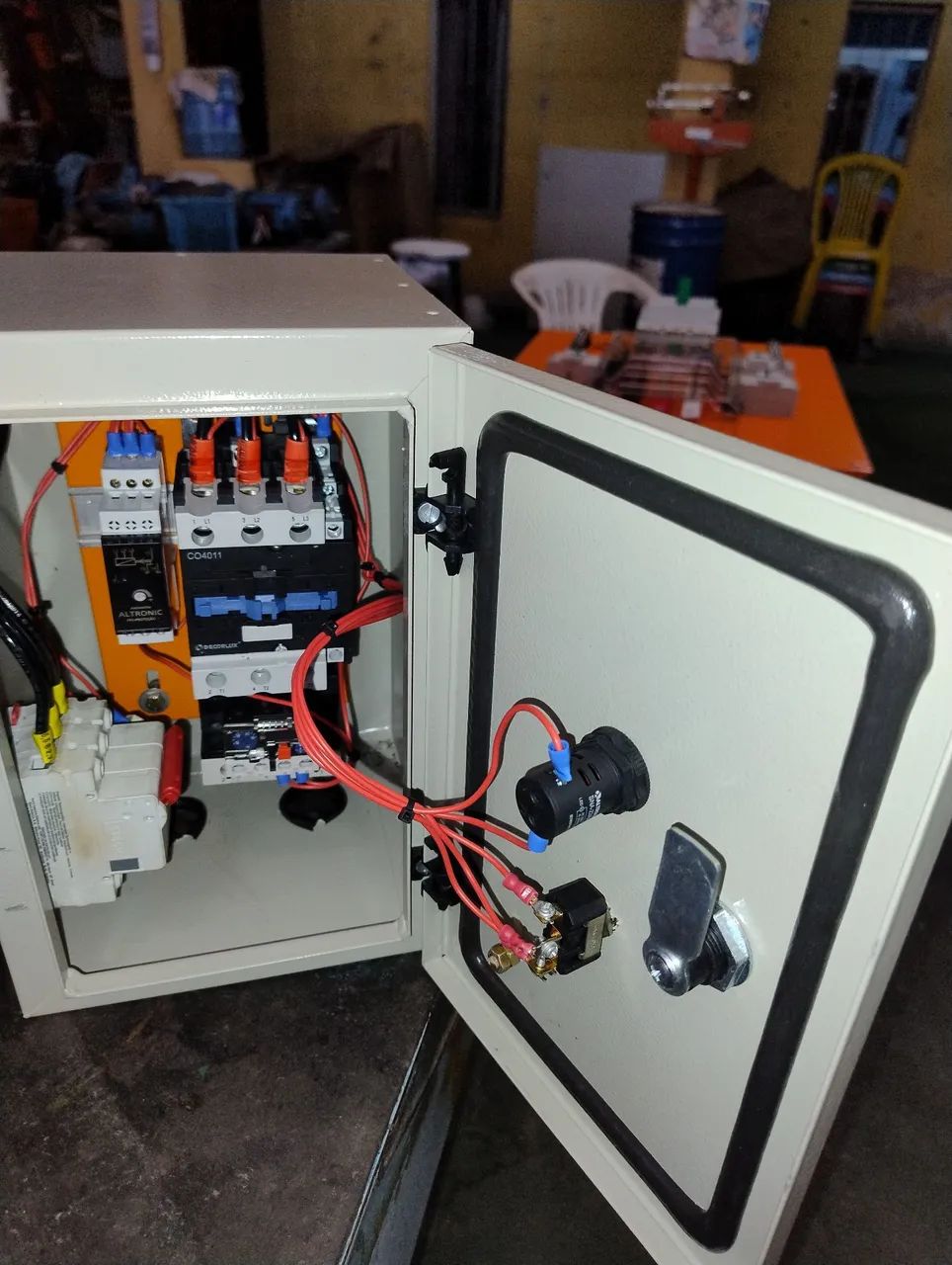 Montagem de Quadros Elétricos em Geral. - Foto 4
