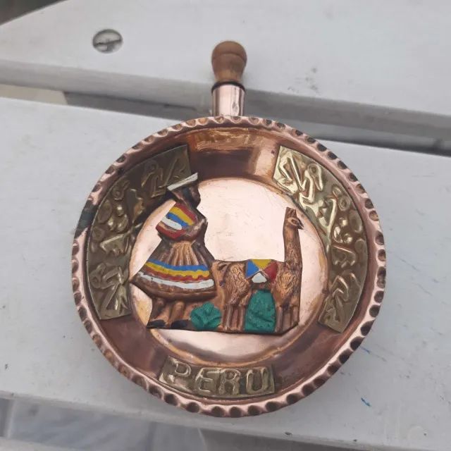 Antiguidade souvenir antigo em cobre e bronze enfeite de parede