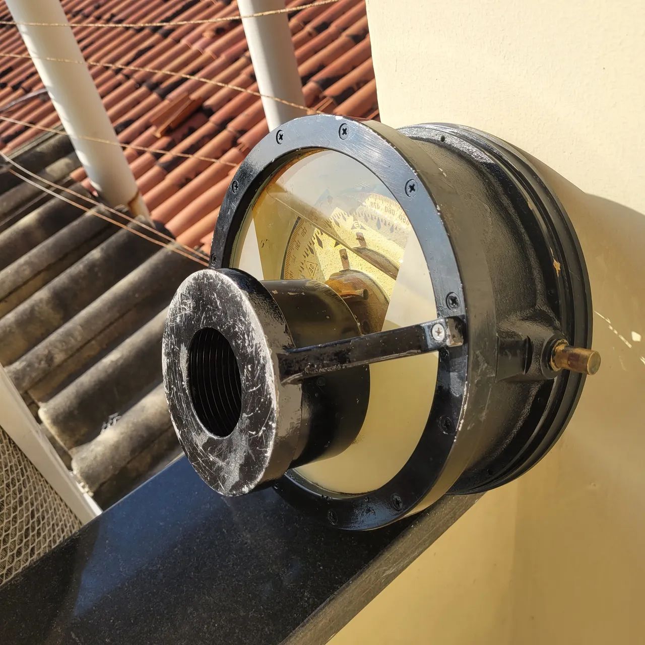 Vende se uma Busula de mavio antiga ,de Bronze vidro dos dois lados - Foto 5