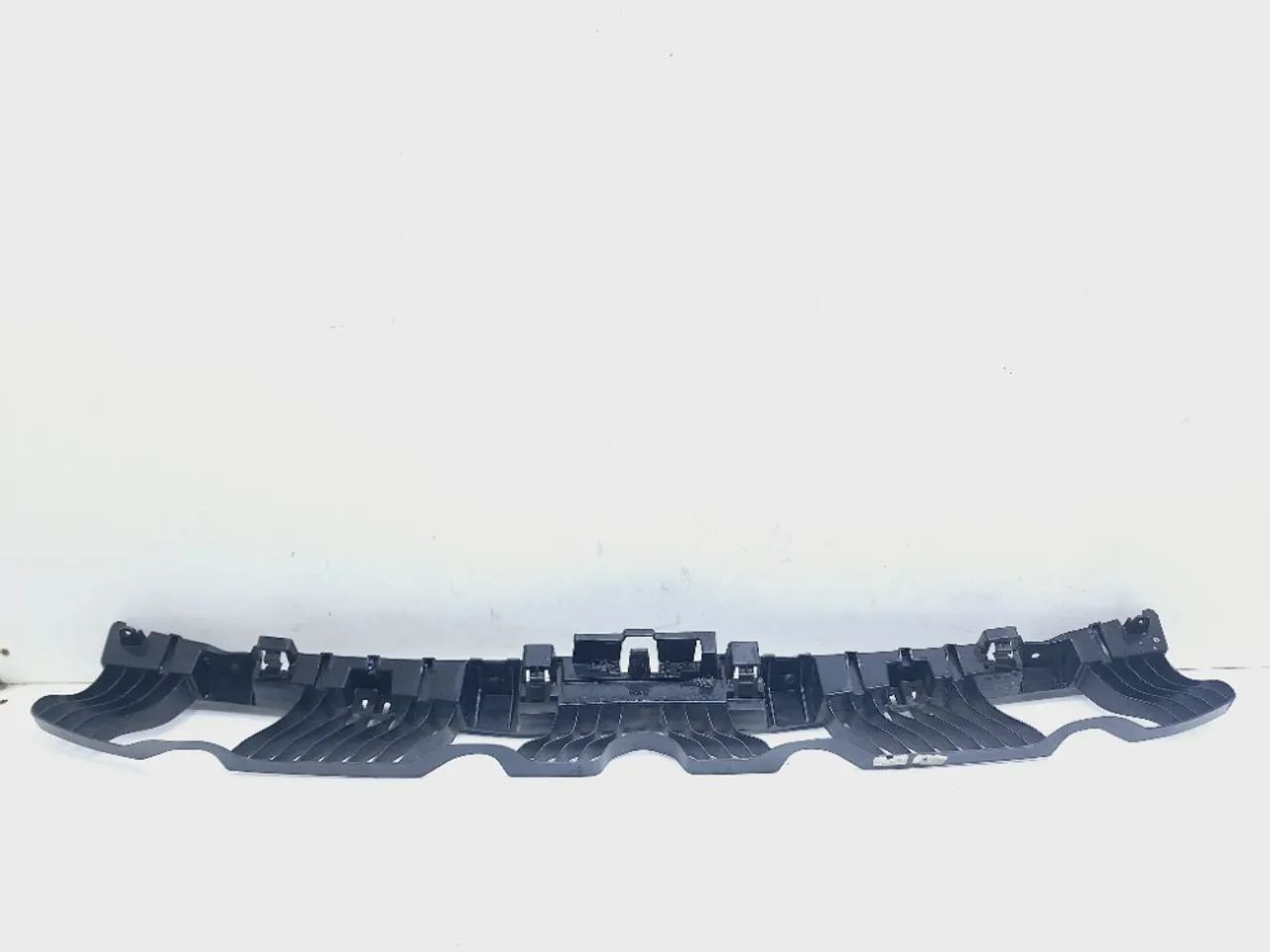 Guia Central Parachoque Traseiro Vw Jetta Gli 2.0 2018 2019