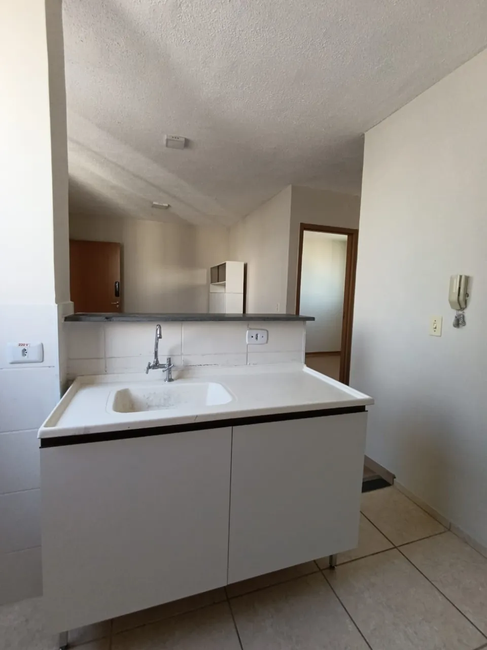 Apartamento para alugar com 2 quartos e armário planejado