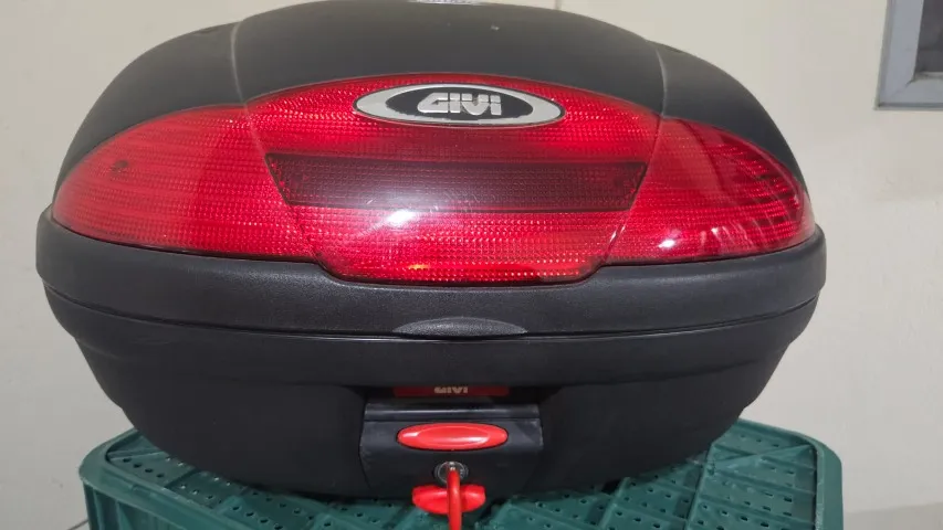 Baú Givi 45 litros