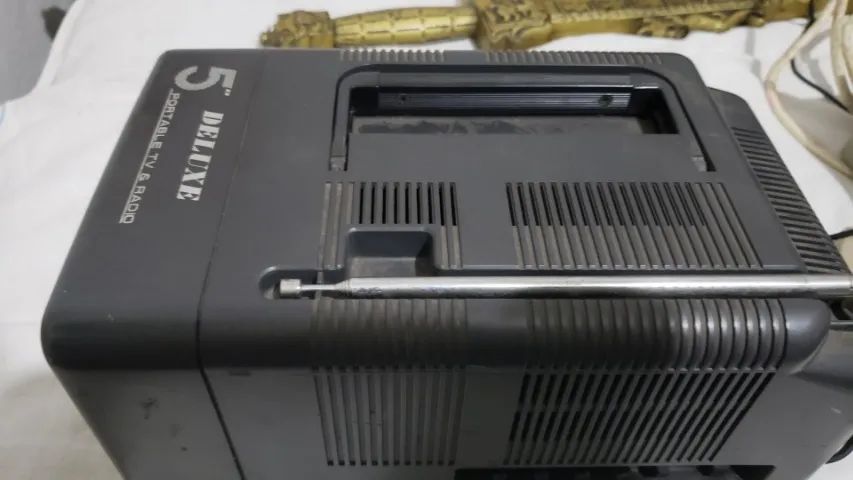 tv bakosomic a cores  5 polegadas model bk-4848ls vintage - Foto 6