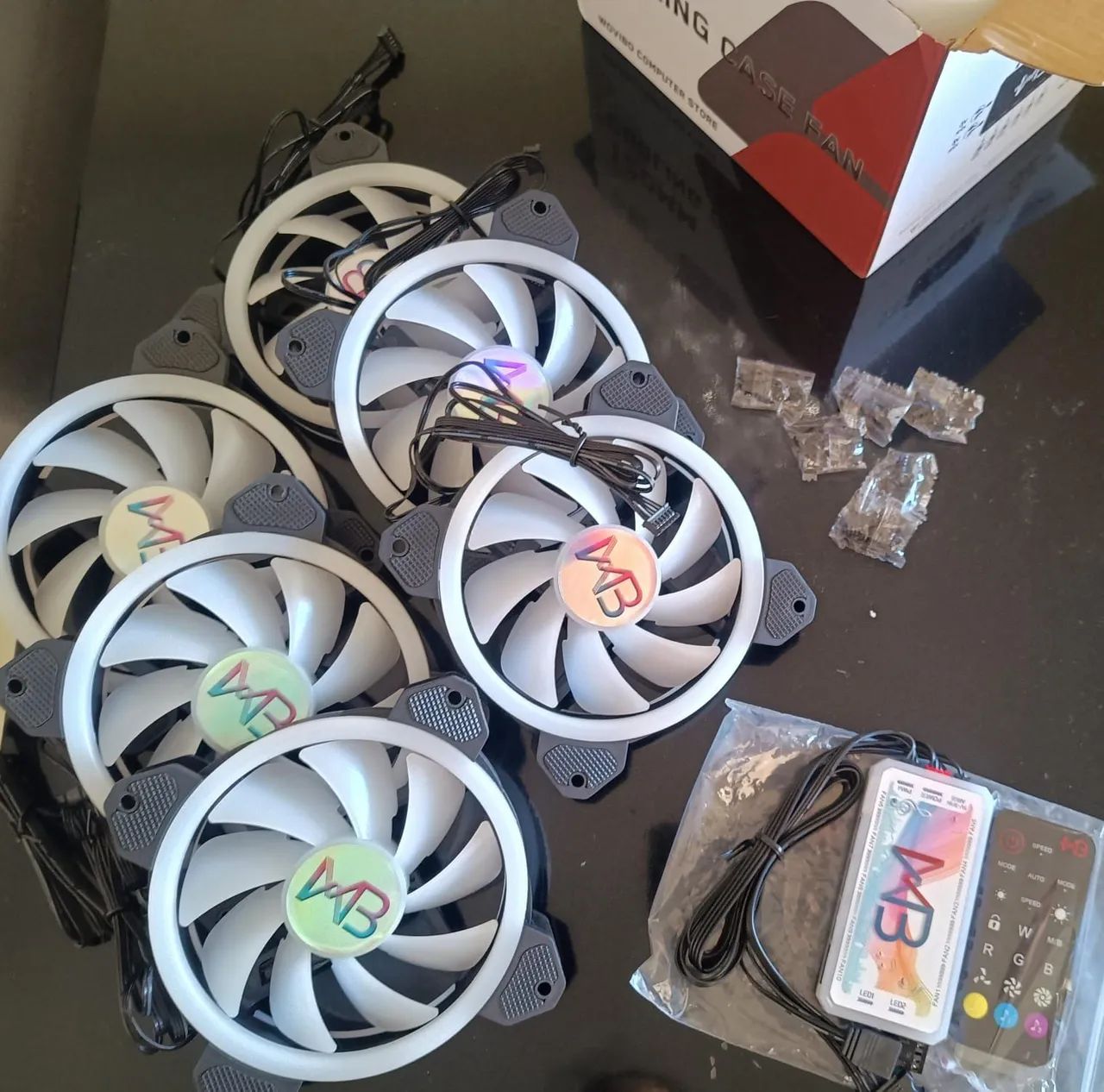 Kit de ventoinhas (fans) ARGB + Controlada + Controle Remoto 
