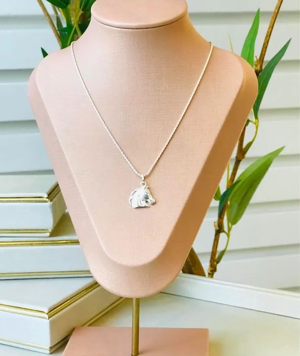 Colar Prata com Pingente de Cavalo