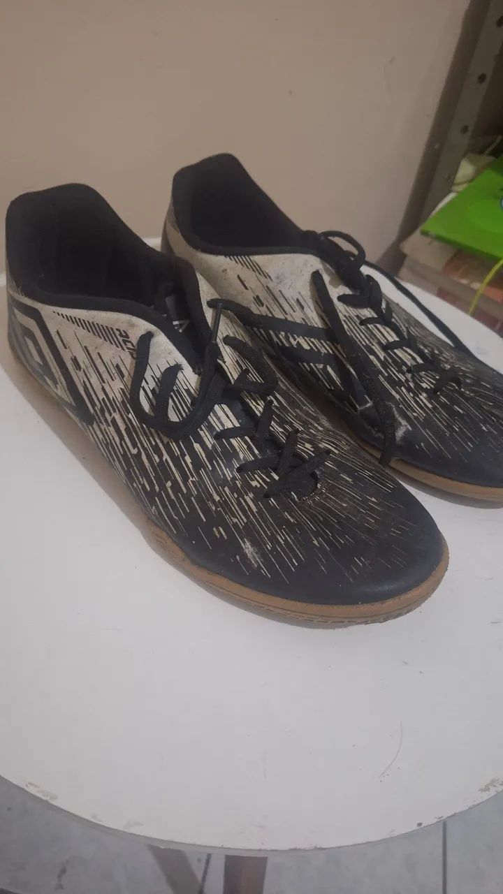 Chuteiras Umbro Futsal - Foto 2
