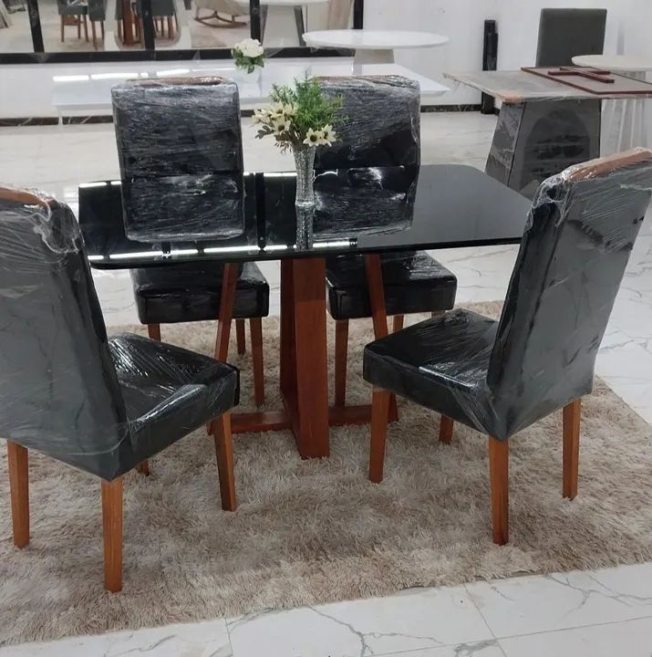 Mesa de Jantar 4 Cadeiras em Vidro Preto 100% Madeira - Foto 4