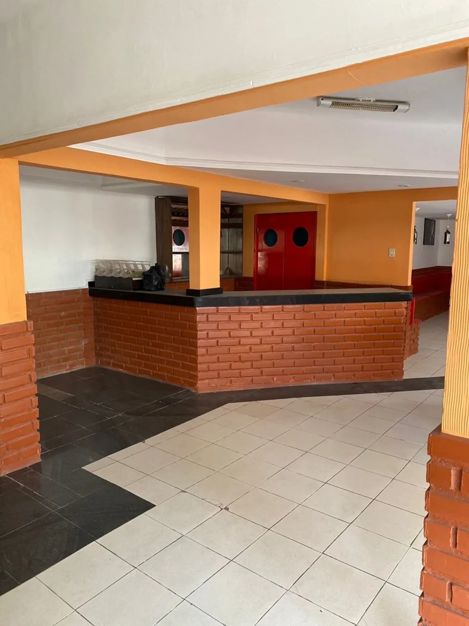 Ponto Comercial para Venda ou Aluguel no BNH de Baixo - Oportunidade Imperdível!