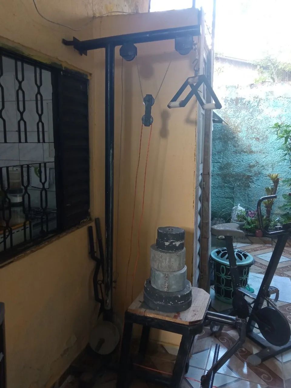 Aparelho de musculação completo