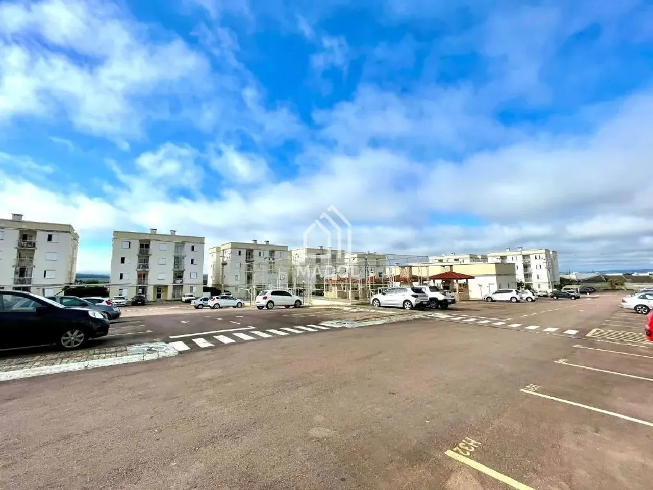 Apartamento à Venda em Uvaranas, Ponta Grossa - PR
