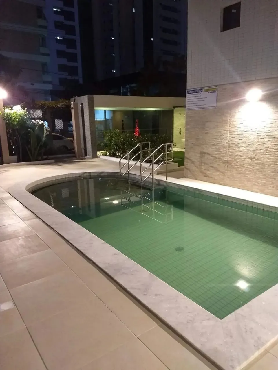 oportunidade de aluguel flat mobiliado com piscina e otima localização.