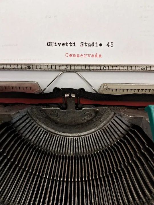 Máquina de escrever Olivetti Studio 45 - Conservada - Foto 3