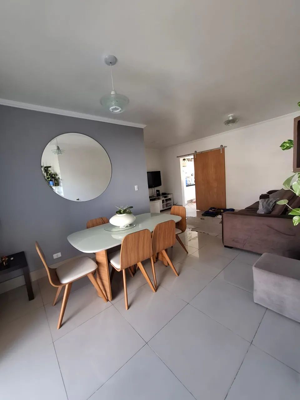 Apartamento à venda no Edifício Lolita Silva, em Sorocaba-SP.