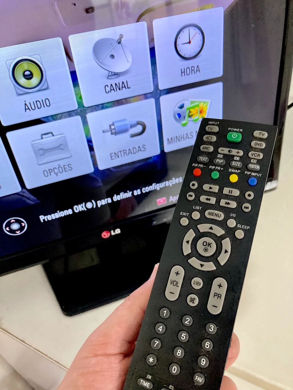 22" Refurbished 220V TV with Remote Control and Power Supply, New Screen63824076480641124