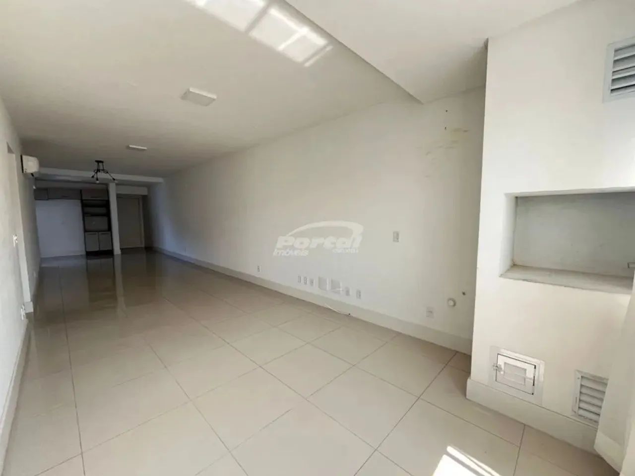 Apartamento com 3 dormitórios sendo 1 deles suite e duas vagas individuais garagem no bair - Foto 4