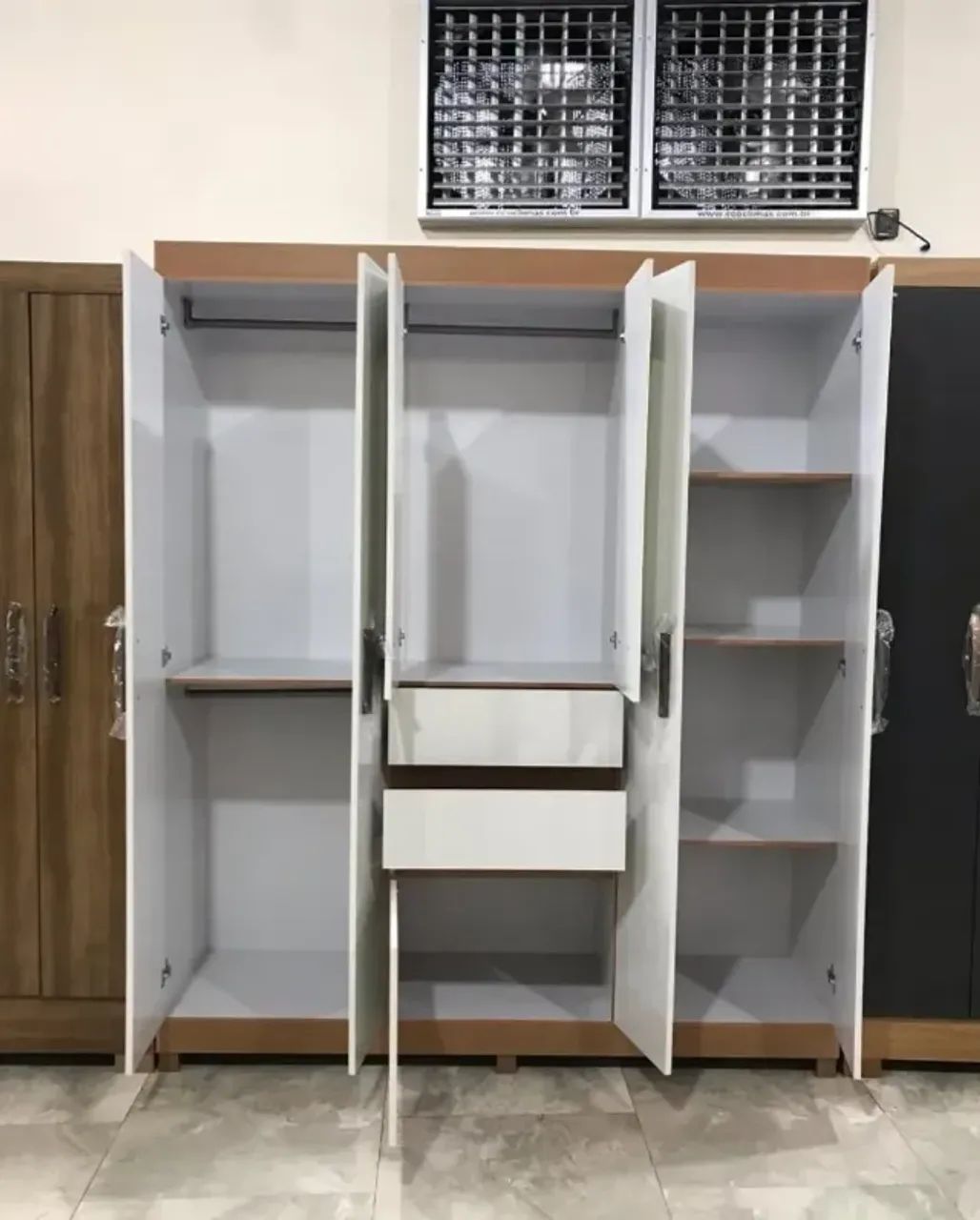 Guarda roupa de casal com espelho (PRODUTO NOVO) - Foto 2