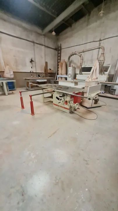 Esquadrejadeira Omil corte 45° e reto