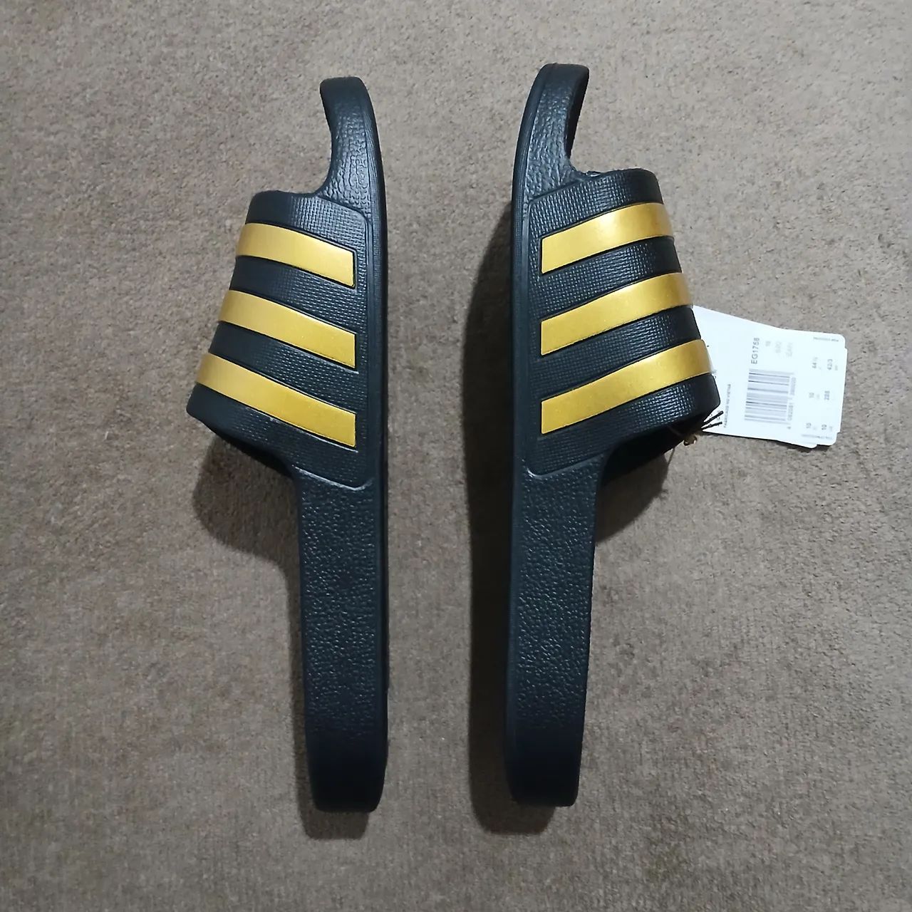 Chinelo Adidas Adilette - 42/43 - Foto 3