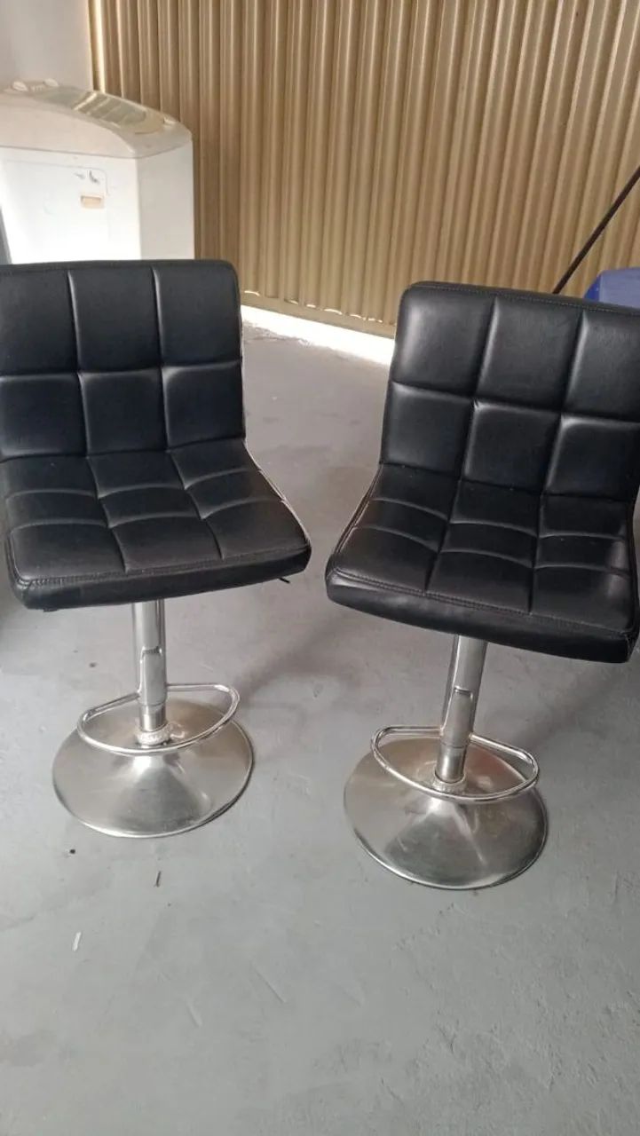 Balcão com banquetas64739861393410120