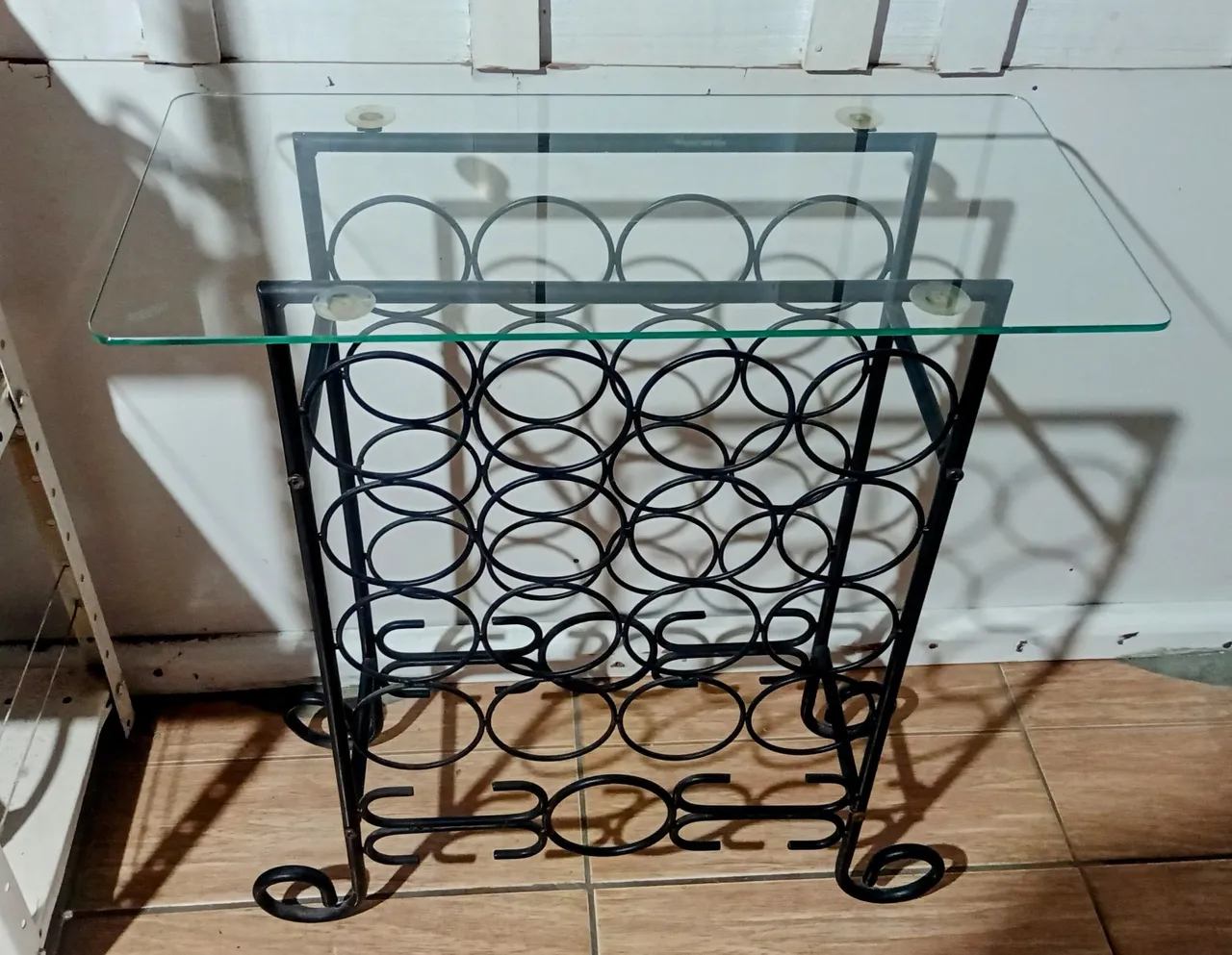 Adega de Vinho de Ferro e Vídro Para Decoração Para 17 Garrafas