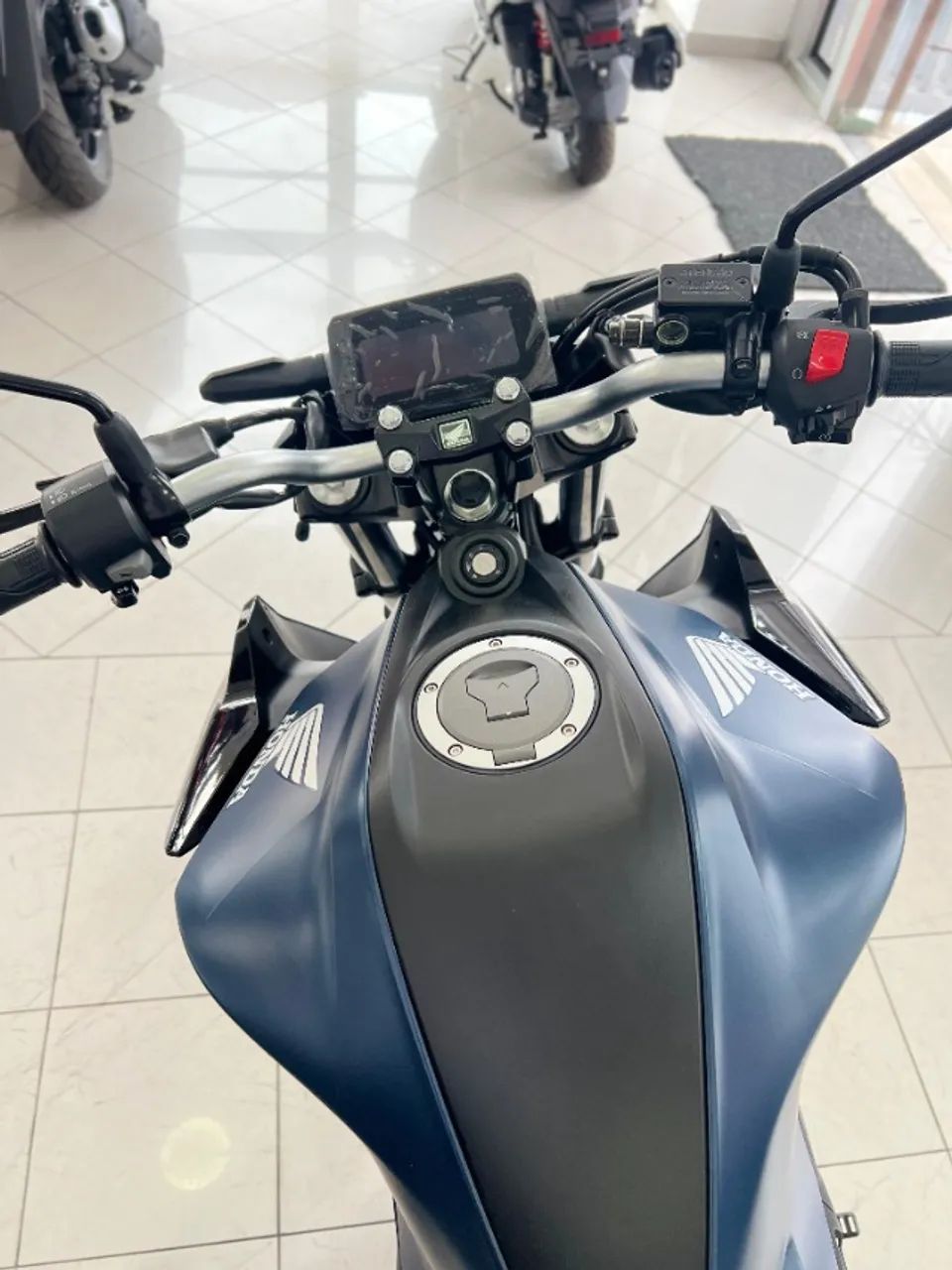 CB 300 Twister ABS 2025 - Foto 3