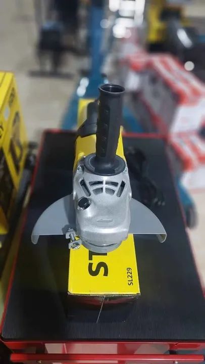 Esmerilhadeira Angular de 9" 2200w profissional - Stanley (Nova/Loja) - Foto 4