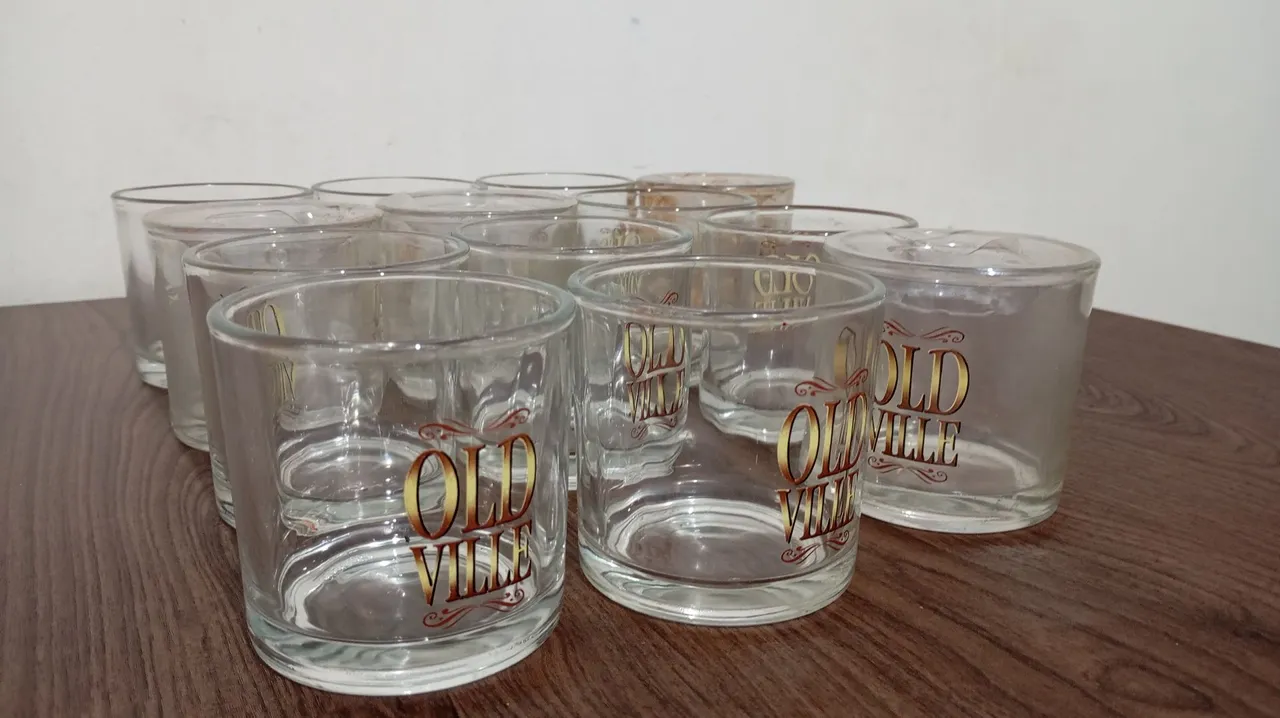 Conjunto de 13 copos de vidro Old Ville