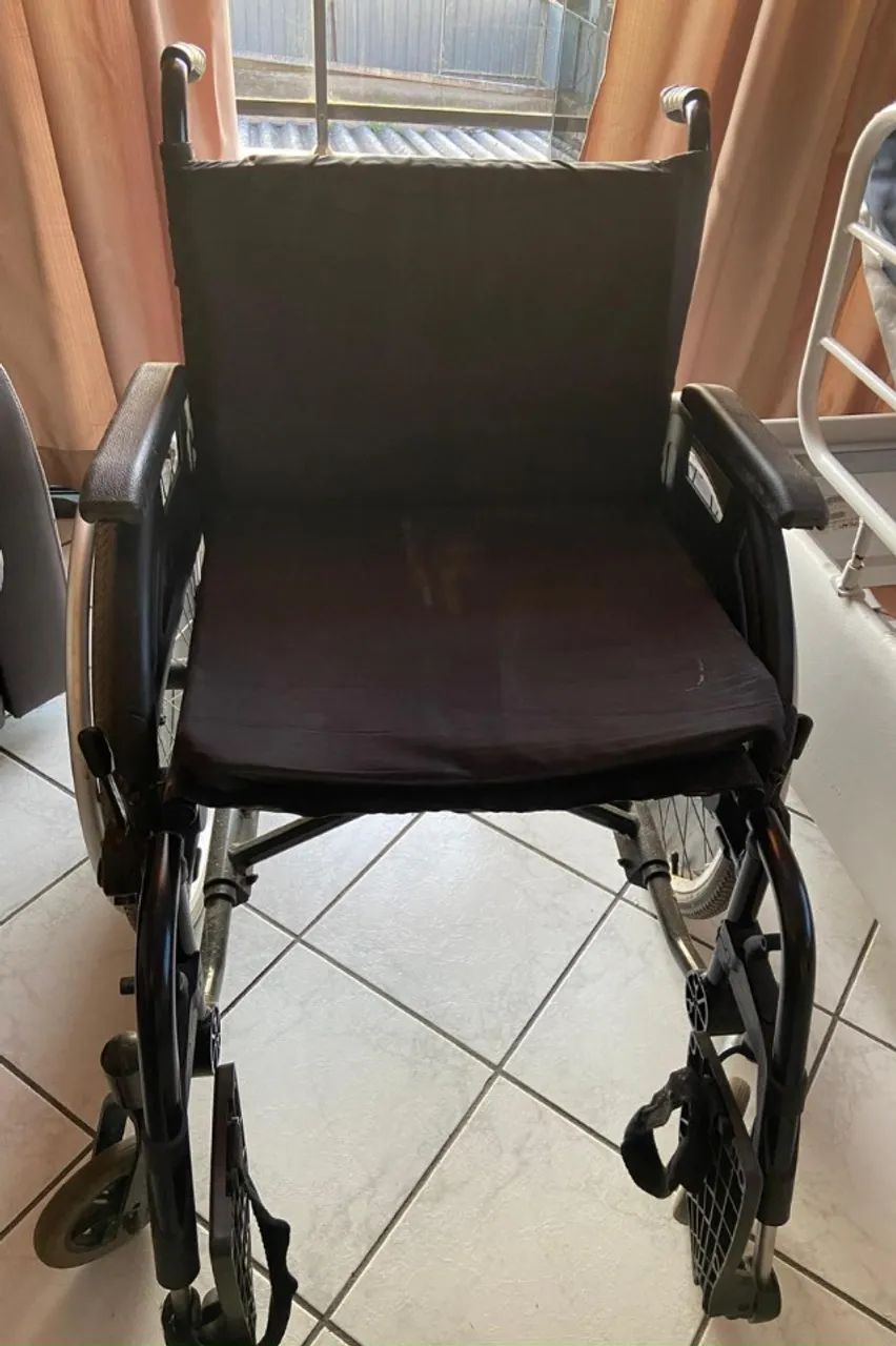 Cadeira de Rodas até 120Kg - Foto 2