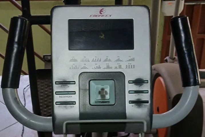 Ate 10x sem Juros - Bicicleta Ergométrica Eletromagnética Horizontal Embreex - Profissiona - Foto 2