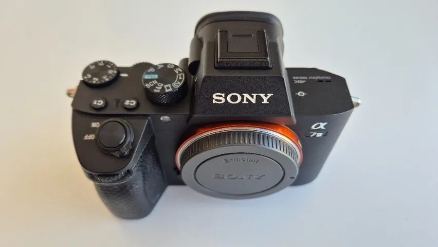 Câmera Sony Alpha 7III Mirrorless Full-frame - Corpo