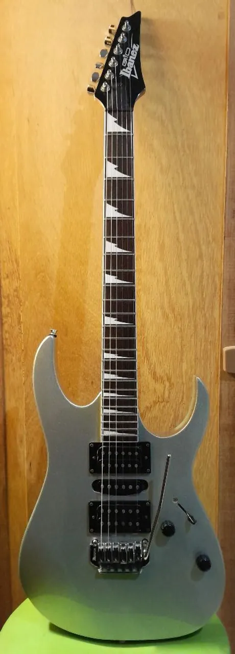 Guitarra Ibanez GIO seminova 
